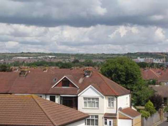  Image of 2 bedroom Flat for sale in London Road Portsmouth PO2 at North End Portsmouth Hampshire, PO2 9HP