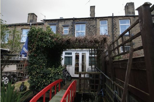  Image of 3 bedroom Terraced house for sale in Oak Street Elland HX5 at Oak Street  Elland, HX5 0LF