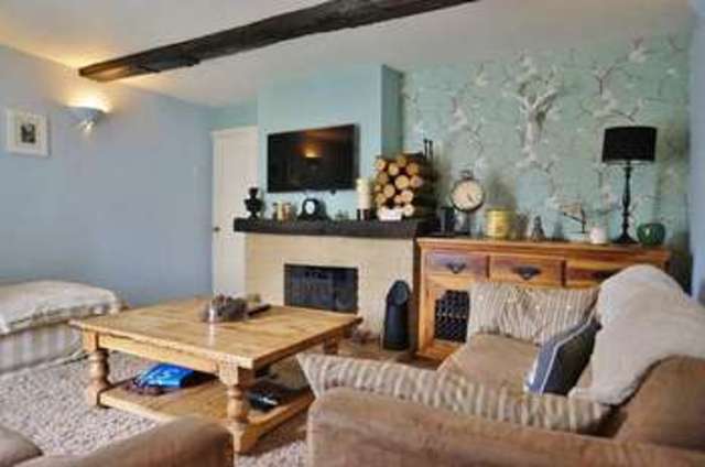  Image of 3 bedroom Town House for sale in Ock Street Abingdon OX14 at Abingdon, OX14 5DL