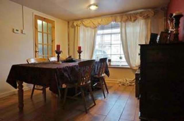  Image of 3 bedroom Town House for sale in Ock Street Abingdon OX14 at Abingdon, OX14 5DL