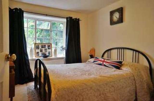  Image of 3 bedroom Town House for sale in Ock Street Abingdon OX14 at Abingdon, OX14 5DL