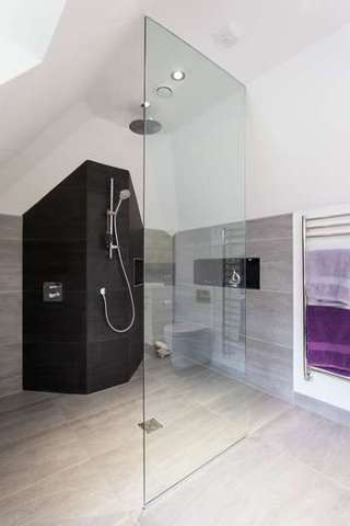  Image of 5 bedroom Detached house for sale in Lower Road Havant PO9 at Old Bedhampton Havant Hampshire, PO9 3LH