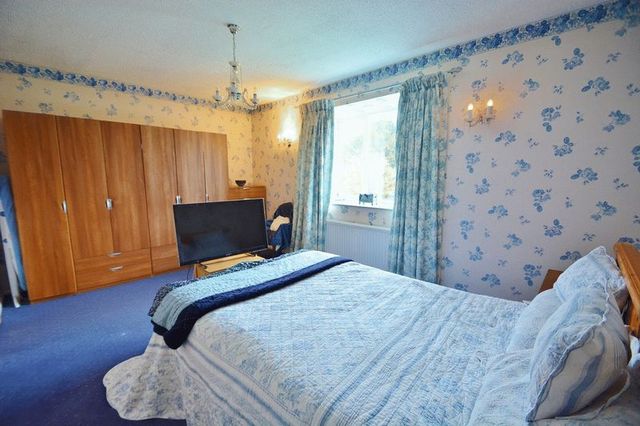  Image of 4 bedroom Detached house for sale in Old Croft Close Kingston Blount Chinnor OX39 at Old Croft Close  Kingston Blount, OX39 4RX