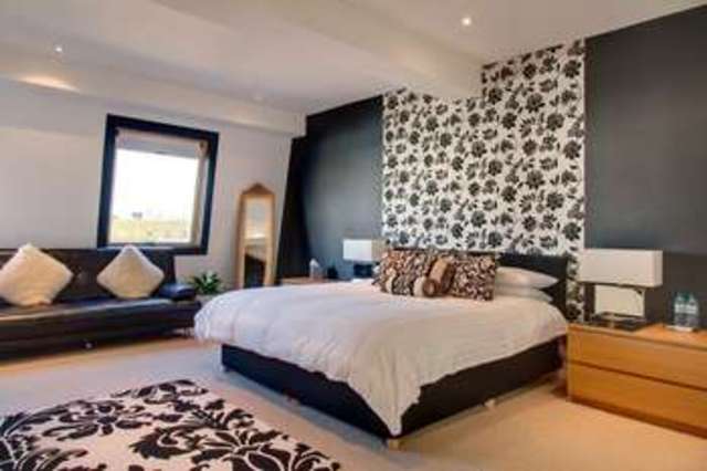  Image of 4 bedroom Property for sale in Broad Street Portsmouth PO1 at Old Portsmouth Hampshire, PO1 2JD