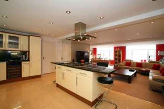  Image of 4 bedroom Property for sale in Broad Street Portsmouth PO1 at Old Portsmouth Hampshire, PO1 2JD