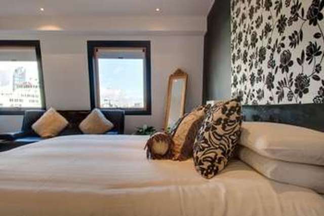  Image of 4 bedroom Property for sale in Broad Street Portsmouth PO1 at Old Portsmouth Hampshire, PO1 2JD