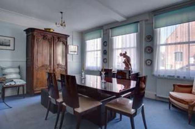  Image of 4 bedroom Town House for sale in High Street Portsmouth PO1 at Old Portsmouth Hampshire, PO1 2LP