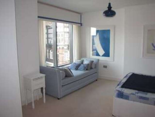  Image of 4 bedroom Town House for sale in Broad Street Portsmouth PO1 at Old Portsmouth Hampshire, PO1 2JE