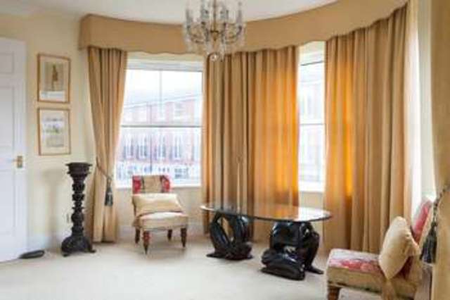  Image of 4 bedroom Town House for sale in Captains Row Portsmouth PO1 at Old Portsmouth Hampshire, PO1 2TT