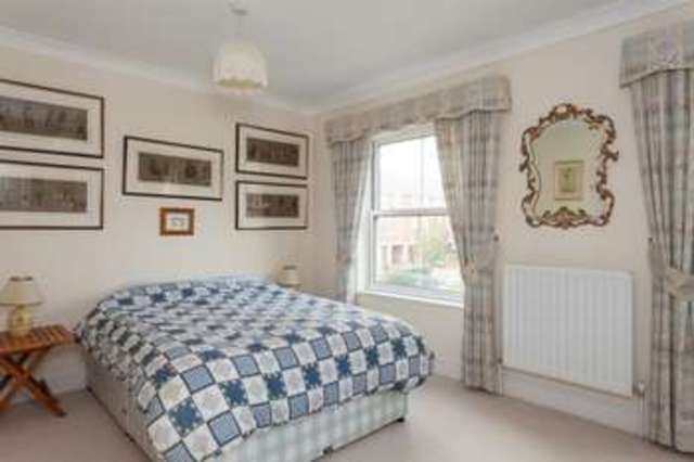  Image of 4 bedroom Town House for sale in Captains Row Portsmouth PO1 at Old Portsmouth Hampshire, PO1 2TT