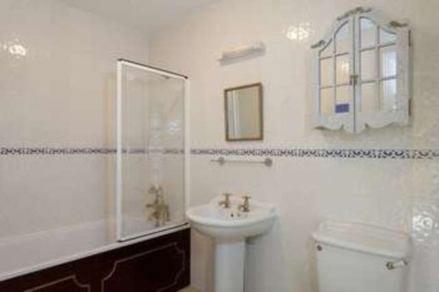  Image of 4 bedroom Town House for sale in Captains Row Portsmouth PO1 at Old Portsmouth Hampshire, PO1 2TT