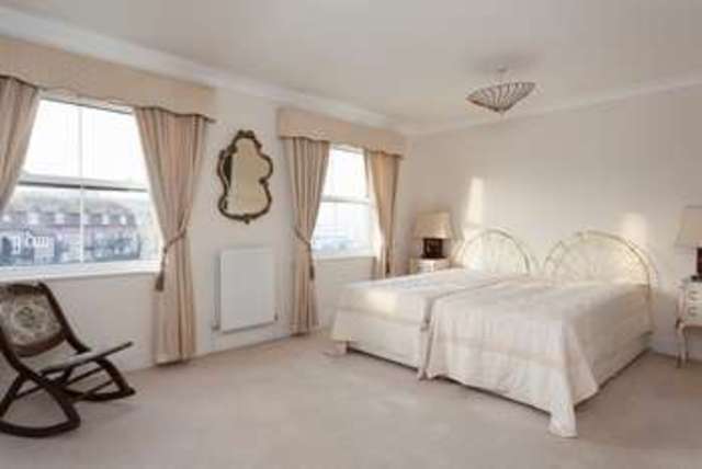  Image of 4 bedroom Town House for sale in Captains Row Portsmouth PO1 at Old Portsmouth Hampshire, PO1 2TT