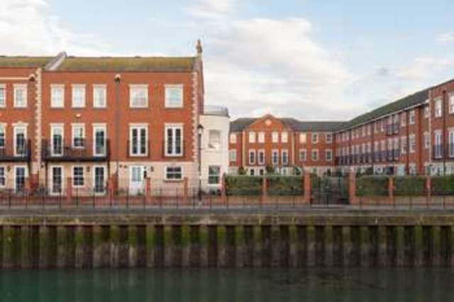  Image of 4 bedroom Town House for sale in Captains Row Portsmouth PO1 at Old Portsmouth Hampshire, PO1 2TT