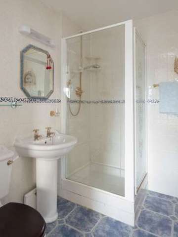  Image of 4 bedroom Town House for sale in Captains Row Portsmouth PO1 at Old Portsmouth Hampshire, PO1 2TT