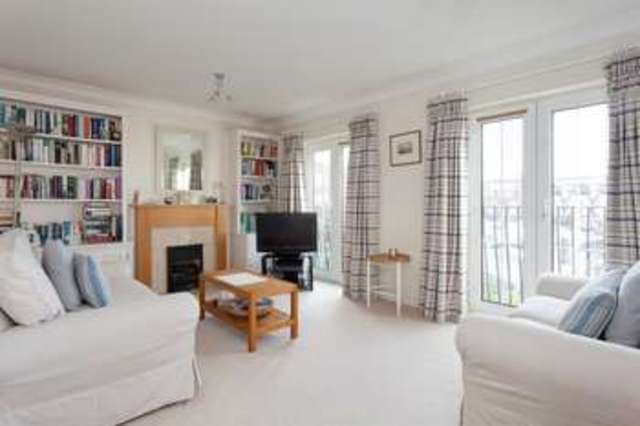  Image of 4 bedroom Town House for sale in White Hart Road Portsmouth PO1 at Old Portsmouth Hampshire, PO1 2TP