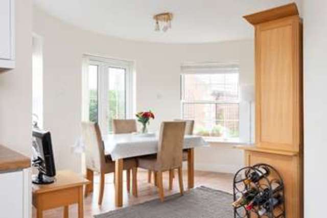  Image of 4 bedroom Town House for sale in White Hart Road Portsmouth PO1 at Old Portsmouth Hampshire, PO1 2TP