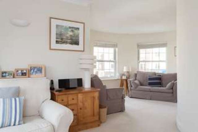  Image of 4 bedroom Town House for sale in White Hart Road Portsmouth PO1 at Old Portsmouth Hampshire, PO1 2TP