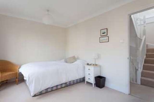  Image of 4 bedroom Town House for sale in White Hart Road Portsmouth PO1 at Old Portsmouth Hampshire, PO1 2TP