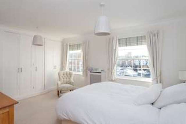  Image of 4 bedroom Town House for sale in White Hart Road Portsmouth PO1 at Old Portsmouth Hampshire, PO1 2TP