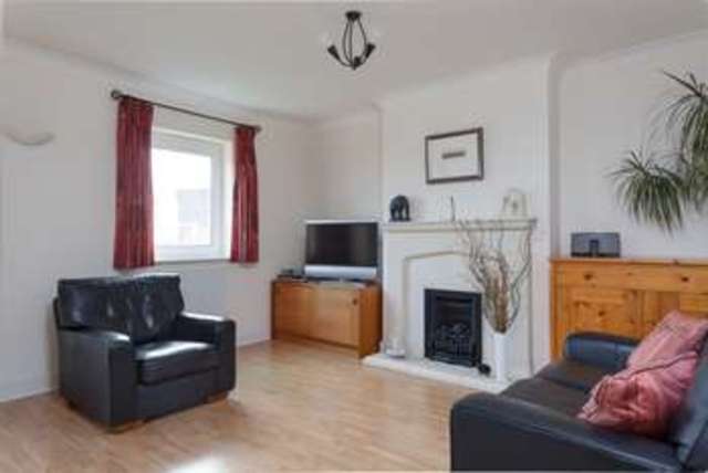  Image of 4 bedroom Town House for sale in Minerva Crescent Gunwharf Quays Portsmouth PO1 at Old Portsmouth Hampshire, PO1 3TD