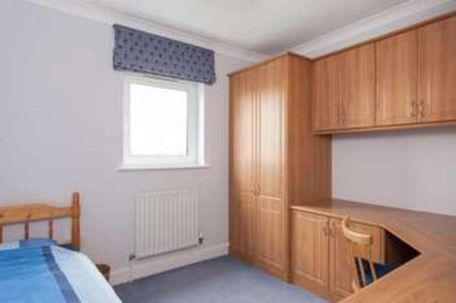  Image of 4 bedroom Town House for sale in Minerva Crescent Gunwharf Quays Portsmouth PO1 at Old Portsmouth Hampshire, PO1 3TD