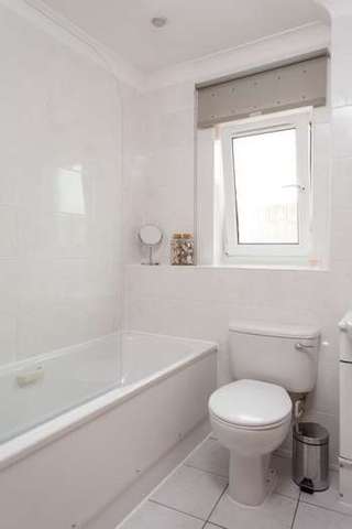  Image of 4 bedroom Town House for sale in Minerva Crescent Gunwharf Quays Portsmouth PO1 at Old Portsmouth Hampshire, PO1 3TD