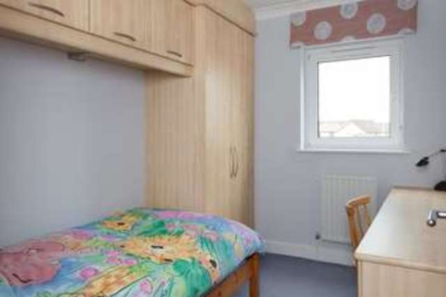  Image of 4 bedroom Town House for sale in Minerva Crescent Gunwharf Quays Portsmouth PO1 at Old Portsmouth Hampshire, PO1 3TD