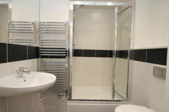  Image of 2 bedroom Flat for sale in Old Post Office Walk Surbiton KT6 at Surbiton Surrey, KT6 4JF
