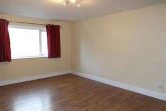  Image of 2 bedroom Flat to rent in Old Warwick Road Solihull B92 at Solihull, B92 7JT
