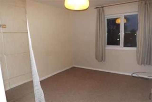  Image of 2 bedroom Flat to rent in Old Warwick Road Solihull B92 at Solihull, B92 7JT