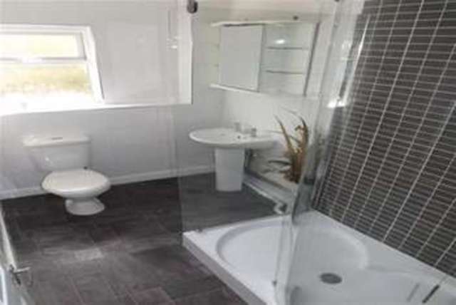  Image of 2 bedroom Flat to rent in Old Warwick Road Solihull B92 at Solihull, B92 7JT
