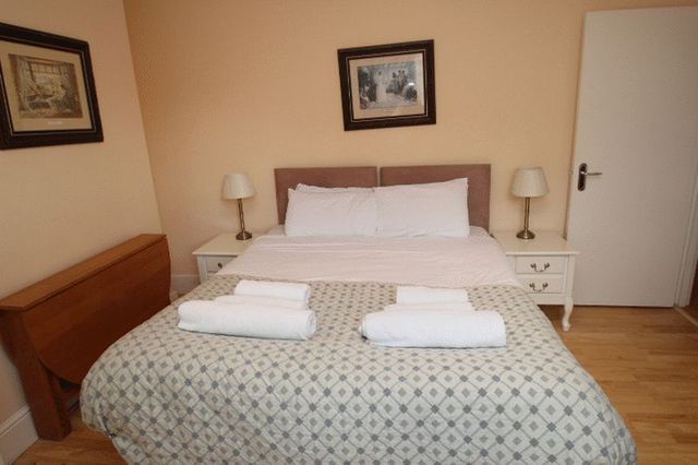  Image of 1 bedroom Flat to rent in Castletown Road London W14 at Castletown Road  London, W14 9HE