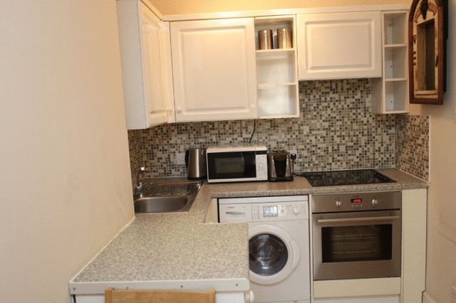  Image of 1 bedroom Flat to rent in Castletown Road London W14 at Castletown Road  London, W14 9HE