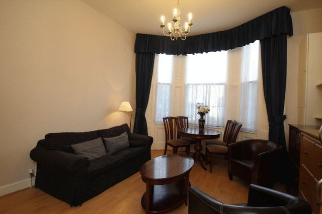  Image of 1 bedroom Flat to rent in Castletown Road London W14 at Castletown Road  London, W14 9HE