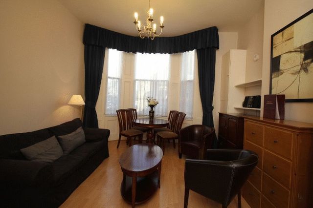  Image of 1 bedroom Flat to rent in Castletown Road London W14 at Castletown Road  London, W14 9HE