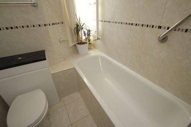  Image of 1 bedroom Flat to rent in Castletown Road London W14 at Castletown Road  London, W14 9HE