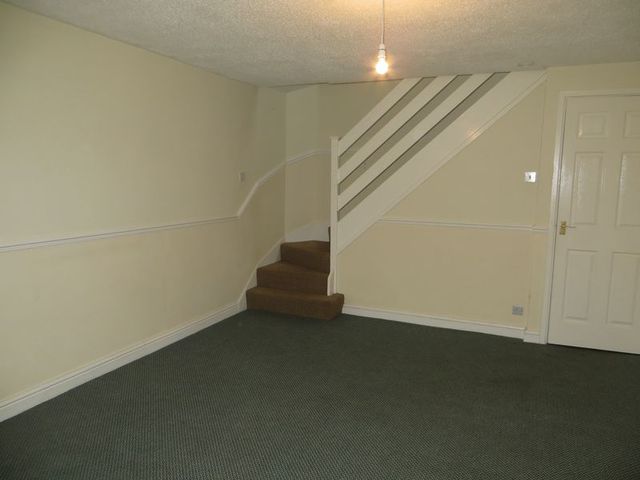  Image of 2 bedroom Semi-Detached house to rent in Over Brunton Close Northfield Birmingham B31 at Over Brunton Close  Birmingham, B31 3XB
