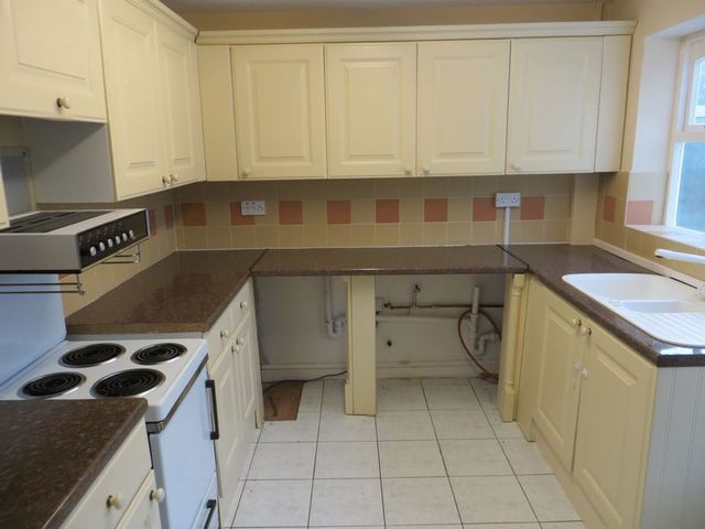  Image of 2 bedroom Semi-Detached house to rent in Over Brunton Close Northfield Birmingham B31 at Over Brunton Close  Birmingham, B31 3XB