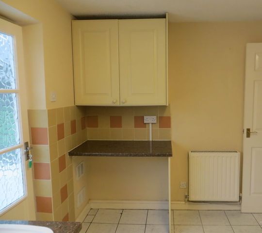  Image of 2 bedroom Semi-Detached house to rent in Over Brunton Close Northfield Birmingham B31 at Over Brunton Close  Birmingham, B31 3XB