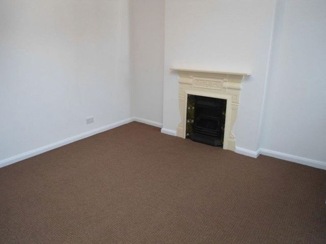  Image of 2 bedroom Flat to rent in Aldwick Road Aldwick Bognor Regis PO21 at Aldwick Road  Bognor Regis, PO21 2PE
