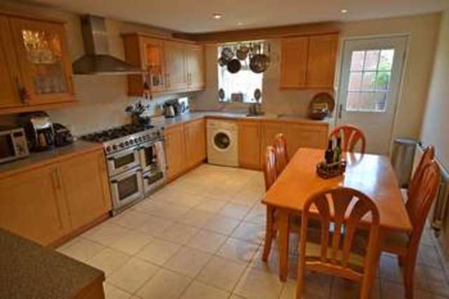  Image of 3 bedroom End of Terrace to rent in Oystermouth Way Coedkernew Newport NP10 at Oystermouth Way  Newport, NP10 8EA