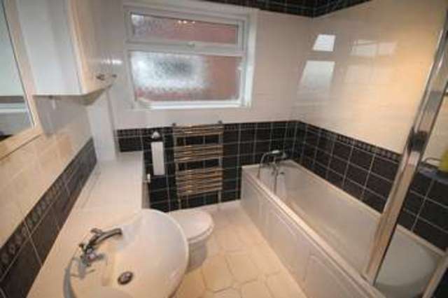  Image of 3 bedroom Detached house for sale in Paddock Close Castle Donington Derby DE74 at Castle Donington Castle Donington Derbyshire, DE74 2JW