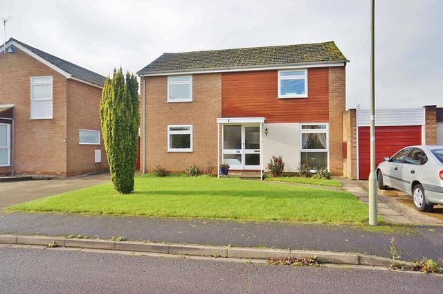  Image of 4 bedroom Detached house for sale in Pagisters Road Abingdon OX14 at Abingdon, OX14 2LY