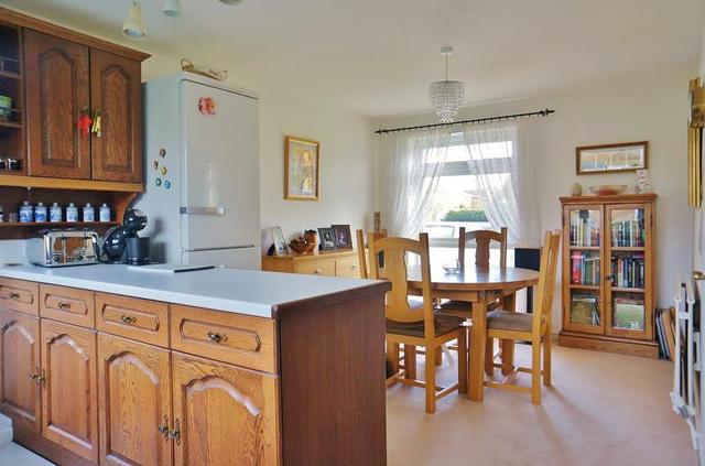  Image of 4 bedroom Detached house for sale in Pagisters Road Abingdon OX14 at Abingdon, OX14 2LY