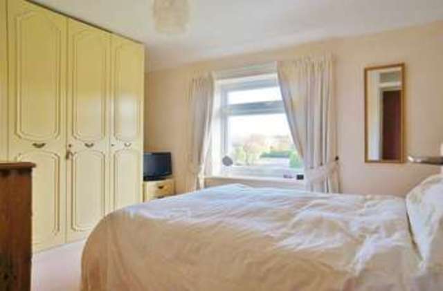  Image of 4 bedroom Detached house for sale in Pagisters Road Abingdon OX14 at Abingdon, OX14 2LY