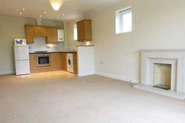  Image of 2 bedroom Flat to rent in Mansard Mews Horseshoe Road Pangbourne Reading RG8 at Reading Road Pangbourne Reading, RG8 7JG