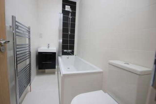  Image of 1 bedroom Detached house to rent in Park Road Berrylands Surbiton KT5 at Surbiton Surrey, KT5 8QA