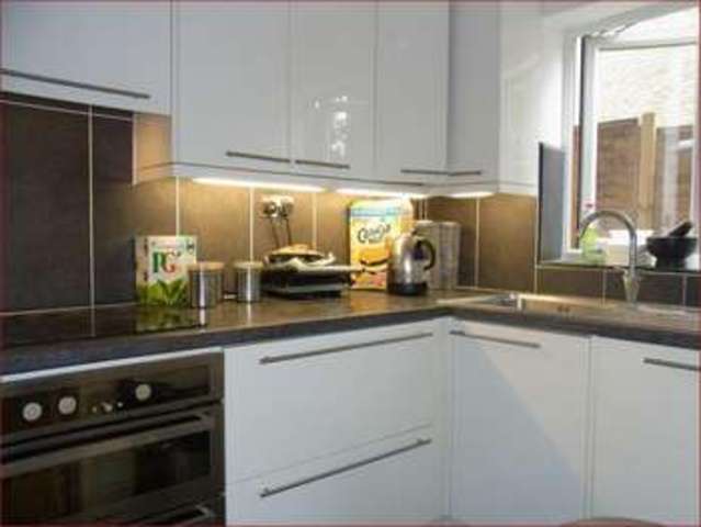  Image of 2 bedroom Property for sale in Park Road New Barnet Barnet EN4 at Park Road New Barnet NEW BARNET, EN4 9QG