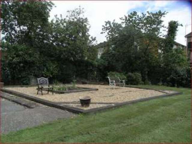  Image of 2 bedroom Property for sale in Park Road New Barnet Barnet EN4 at Park Road New Barnet NEW BARNET, EN4 9QG