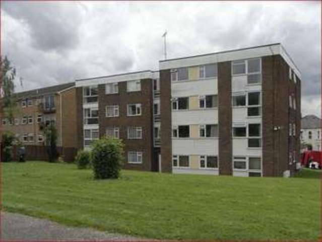  Image of 2 bedroom Property for sale in Park Road New Barnet Barnet EN4 at Park Road New Barnet NEW BARNET, EN4 9QG